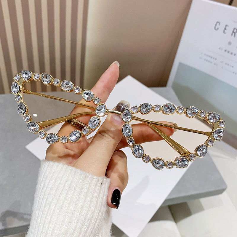 Wholesale Dark retro diamond metal exaggerated sunglasses